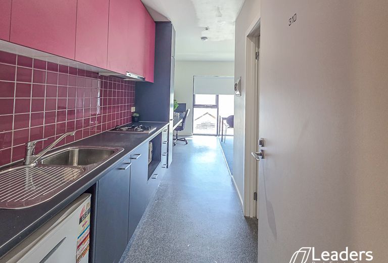 310 / 141 WAVERLEY ROAD, Malvern East