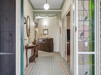 5 Janine Court, Somerville