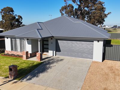 24 Blackwood Crescent, Yarrawonga