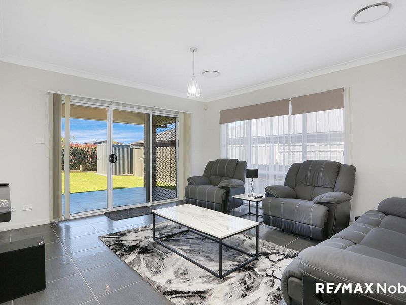 48 Long Bush Rise, Cobbitty