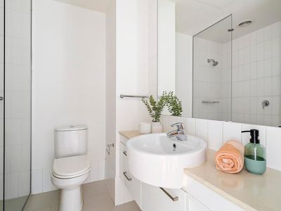 2207 / 288 Spencer Street, Melbourne