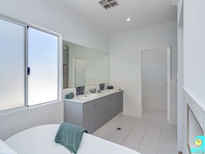 33 Summerhome Parade, Yanchep