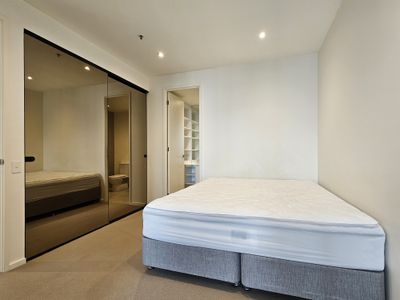 4607 / 27 Therry Street, Melbourne