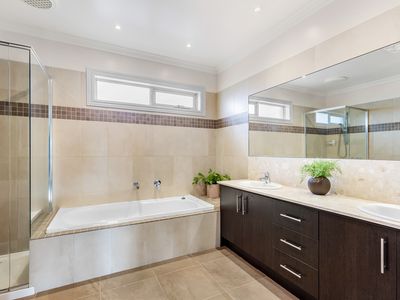 17 Willowtree Drive, Werribee