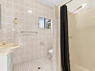 10 Kestrel Street, Bayview Heights