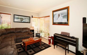 6 Sunhill Court, Beaconsfield