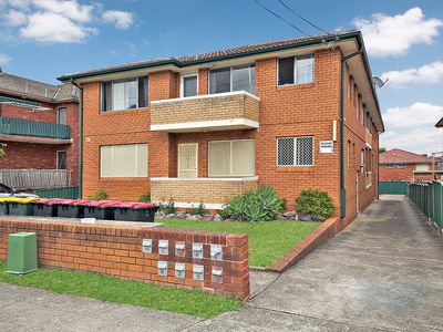 2 / 11 Denman Avenue, Wiley Park