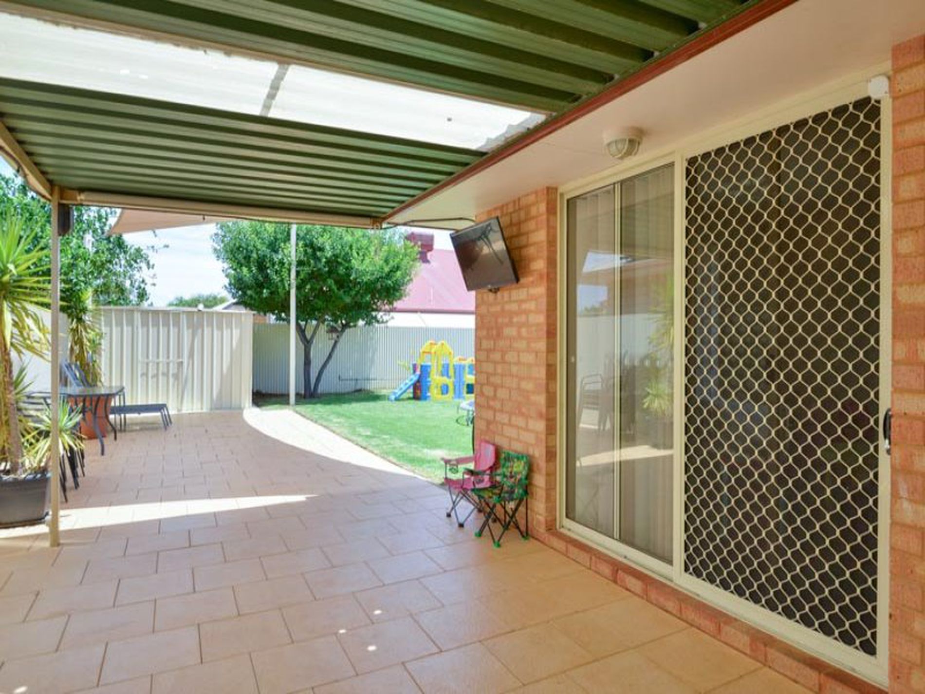 2B Fairlie Way, Broadwood