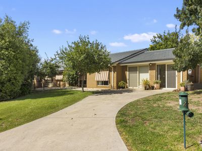 2 HEFFEY COURT, Seymour