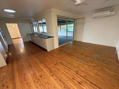 115 The Parkway, Bradbury