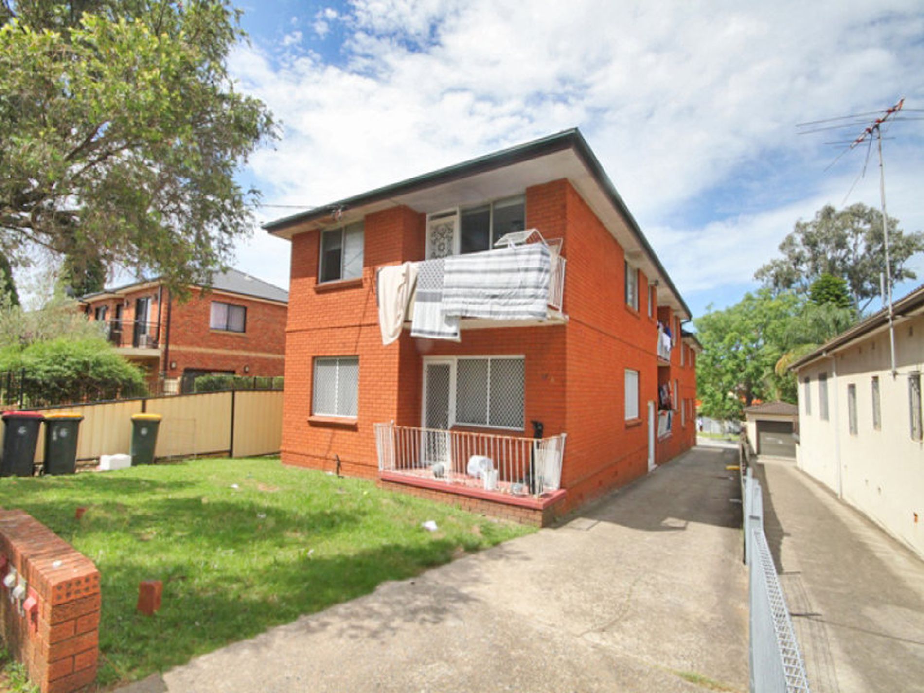 1 / 27 Macdonald Street, Lakemba