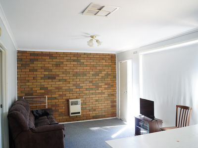 2 / 15 Schwarz Avenue, Horsham