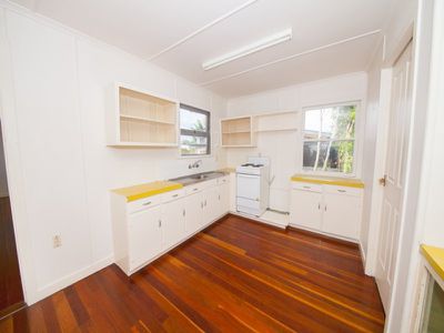 16 Leslie Street, East Ipswich