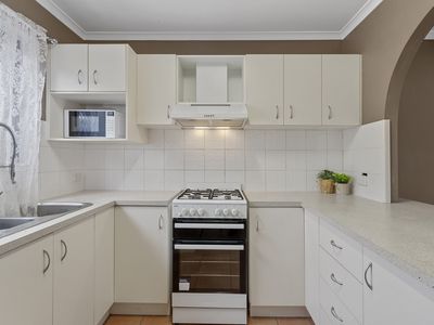 5 / 4 Arac Street, Woodridge
