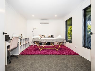 17 Knighton Way, Butler