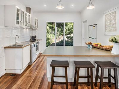 4 Anzac Road, Mount Macedon