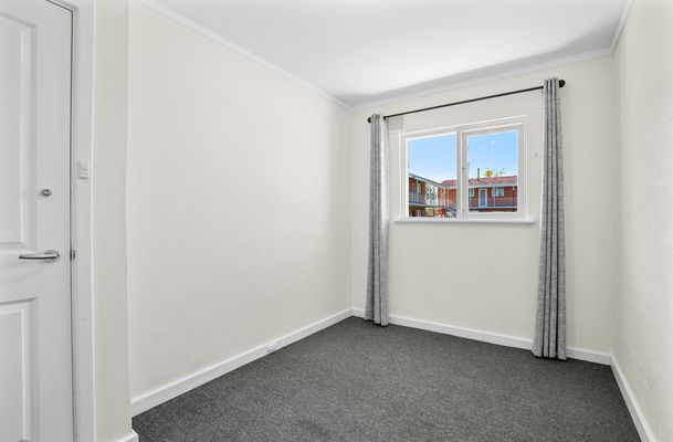 2 / 15 Corvus Place, Rockingham