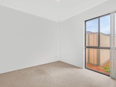 4 / 8 Toledo Close, Cannington