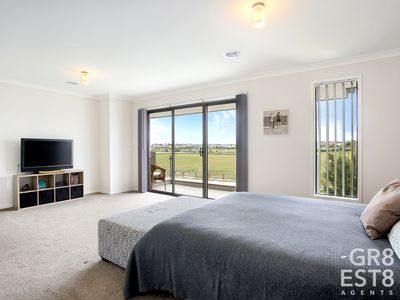 3 Quist Parade, Cranbourne West