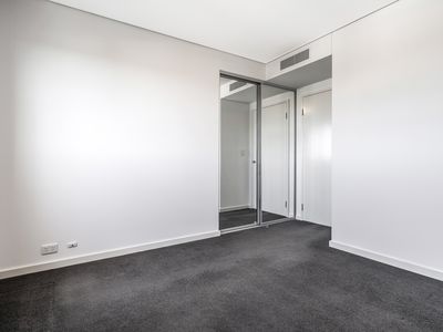 706 / 30 The Circus, Burswood