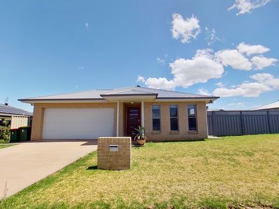 44 Holmwood Drive, Dubbo