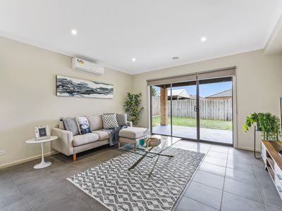 17 Chevrolet Road, Cranbourne East