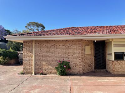 2a Yeovil Crescent, Bicton