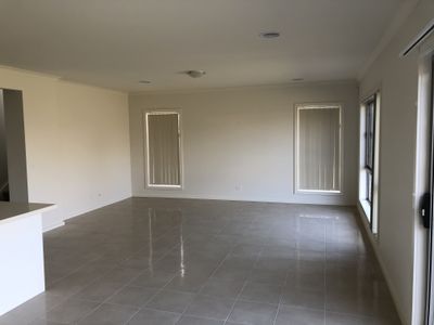 49 Lincoln Avenue, Officer