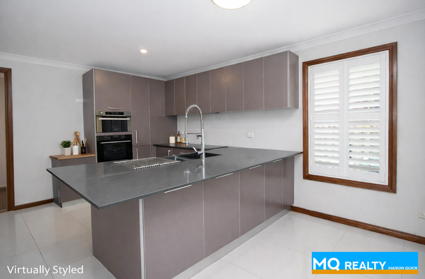 1 / 23 Highclere Place, Castle Hill