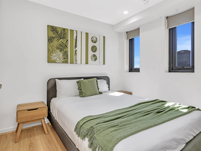 1701 / 10 Balfours Way, Adelaide