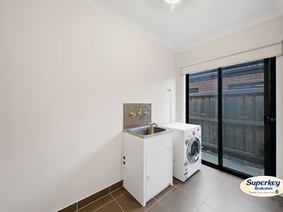 35 Surround Drive, Mambourin