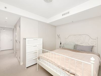2009 / 79-81 Berry Street, North Sydney