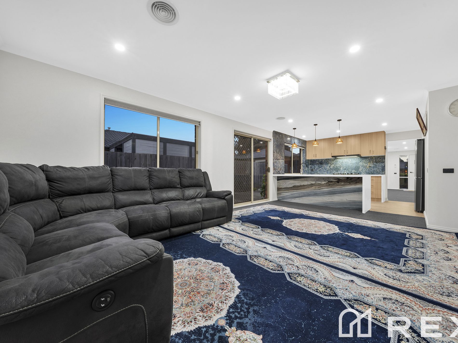 17 Gowrie Place, Cranbourne West