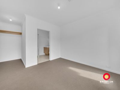 5 Dundee Street, Evanston