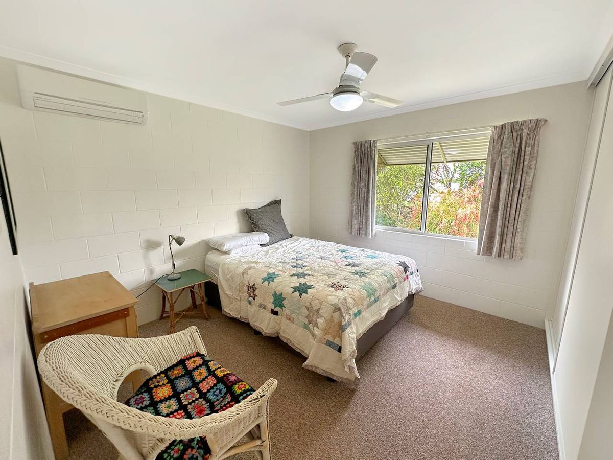 10 Azalea Street, Atherton