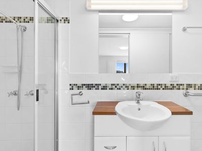 82B / 32 Swann Road, Taringa