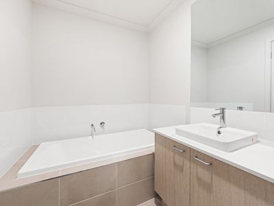 30 Baldwin Road , Fraser Rise