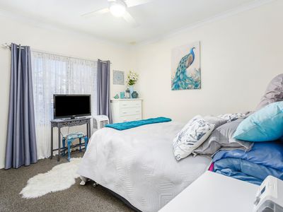 60 Strata Avenue, Barrack Heights