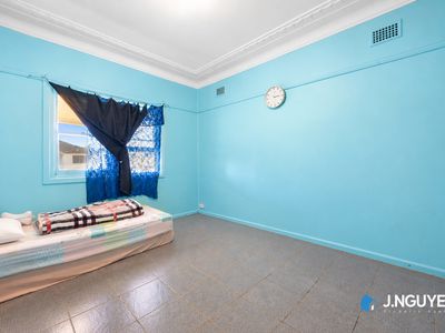 12 Kiora St, Canley Heights