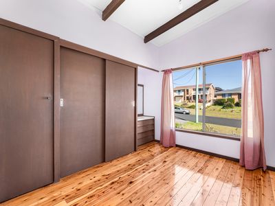 28 Sunset Boulevard, Kianga