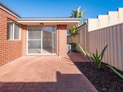 73 MONTORO DRIVE, Port Kennedy