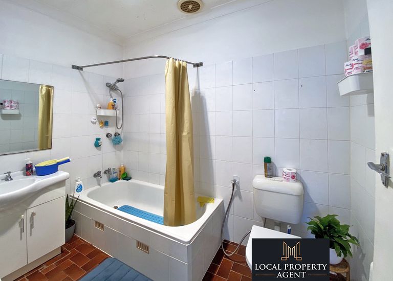 16 Cairo Ave, Padstow