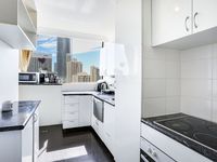 10 / 18 Orchid Avenue, Surfers Paradise