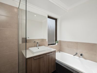 56 Hickman Drive, Piara Waters
