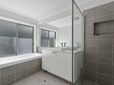 14 Amaroo Drive, Narrawallee