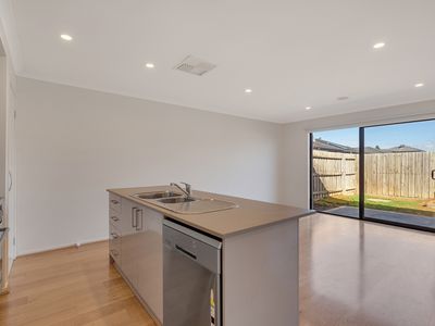 4 / 36 Bridgewater Parkway, Wallan