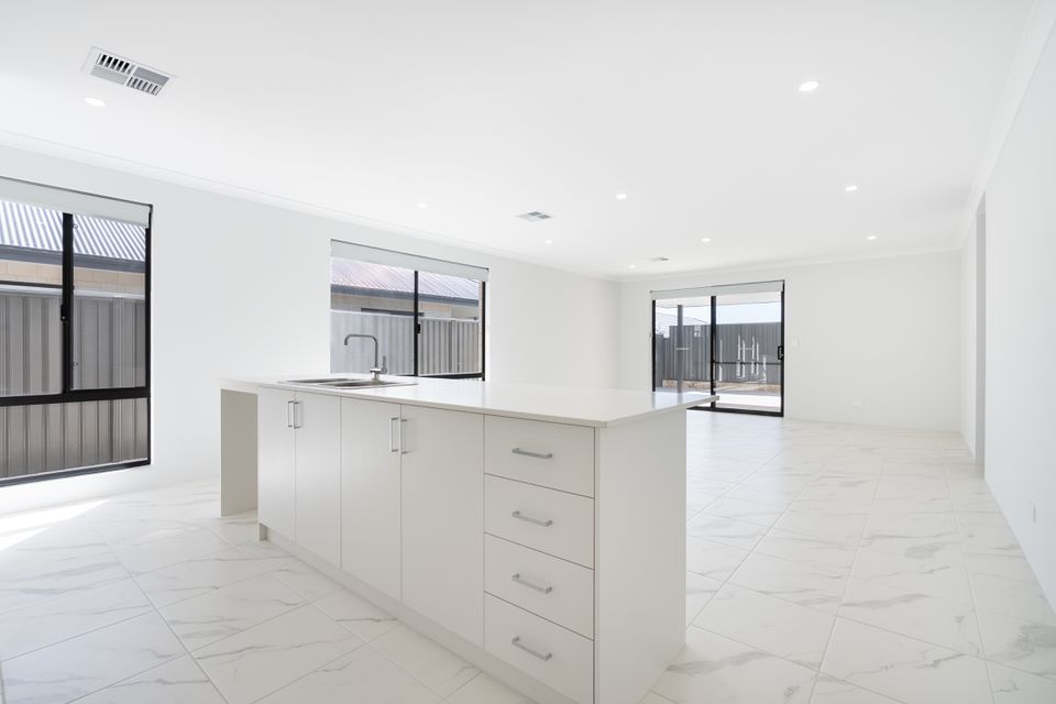 16 Tarot Grove, Baldivis