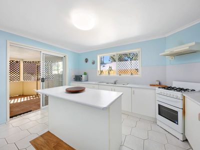 35 Pines Avenue, Cooroibah