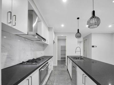109 Holyoake Parade, Manor Lakes