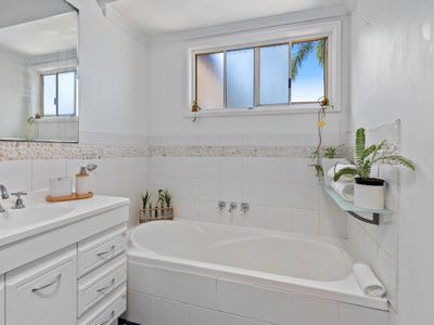 1 Madelin Court, Thorneside